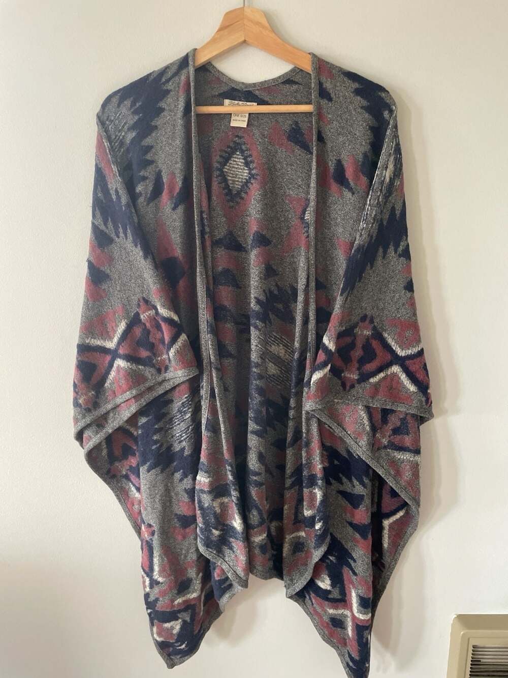 Lucky Brand Southwestern Aztec Pattern Open Front Poncho Wrap, One Size
